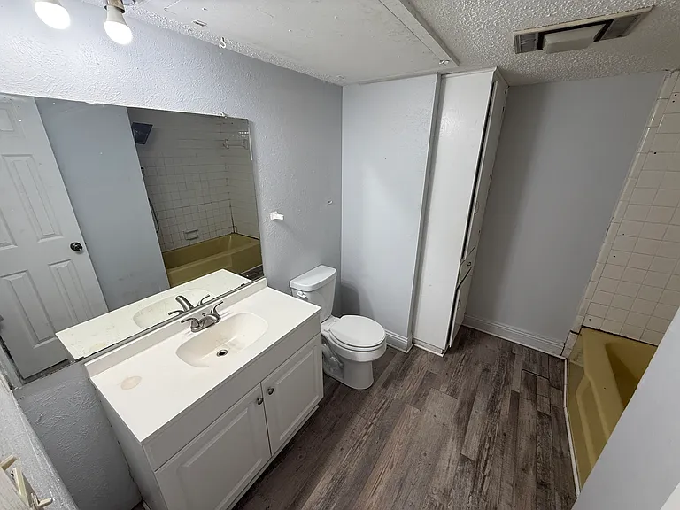2300 Hollandale Cir #A — Photo 9