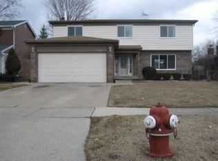 4705 Bloomfield Dr, Sterling Heights, MI