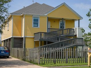 3105 Kleinmann Ave, Galveston, TX 77551
