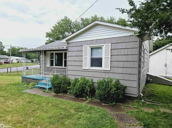 2711 Flint Hills Dr, Burlington, IA 52601