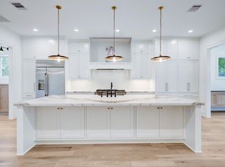 2031 Saxon Dr, Houston, TX 77018