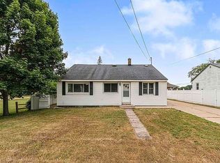 609 S Weaver Ave, Fremont, MI 49412