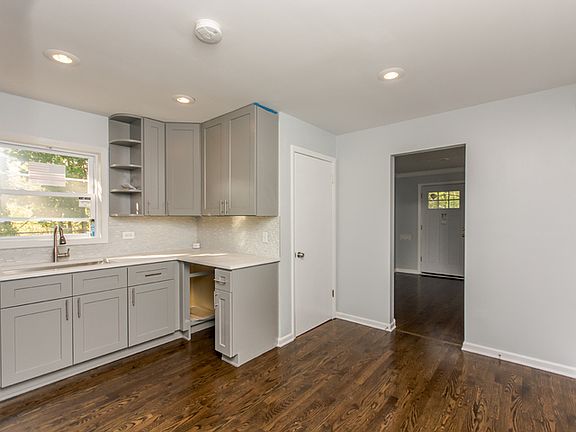 3rd image of 10953 S Eggleston Ave
