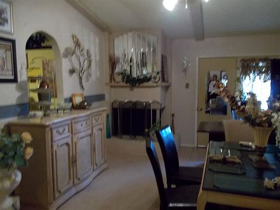 4th image of 1301 Taperwicke Dr