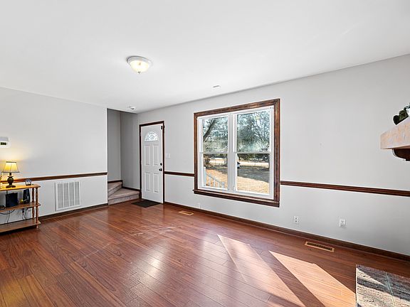 5th image of 624 Wagstaff Rd