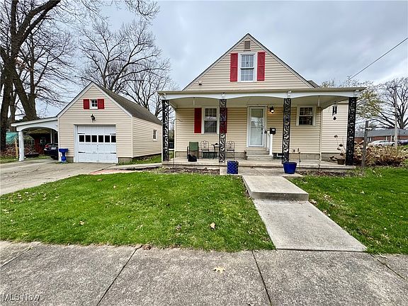 3rd image of 2236 Quayle Dr