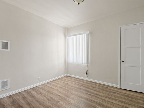 5th image of 14701 Marigold Ave