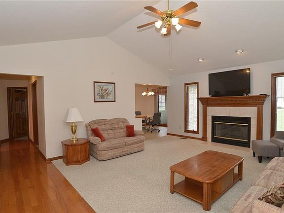 5th image of 7436 Rooses Dr