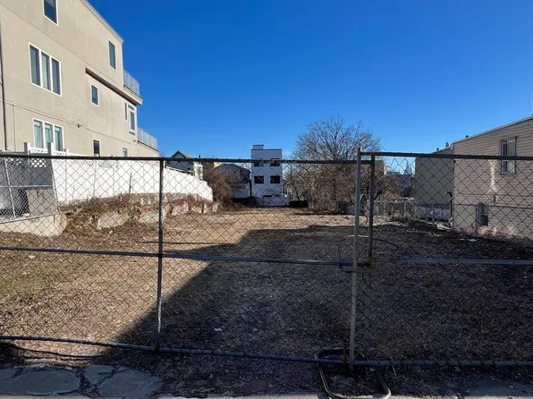 6310 Jackson St, West New York, NJ 07093