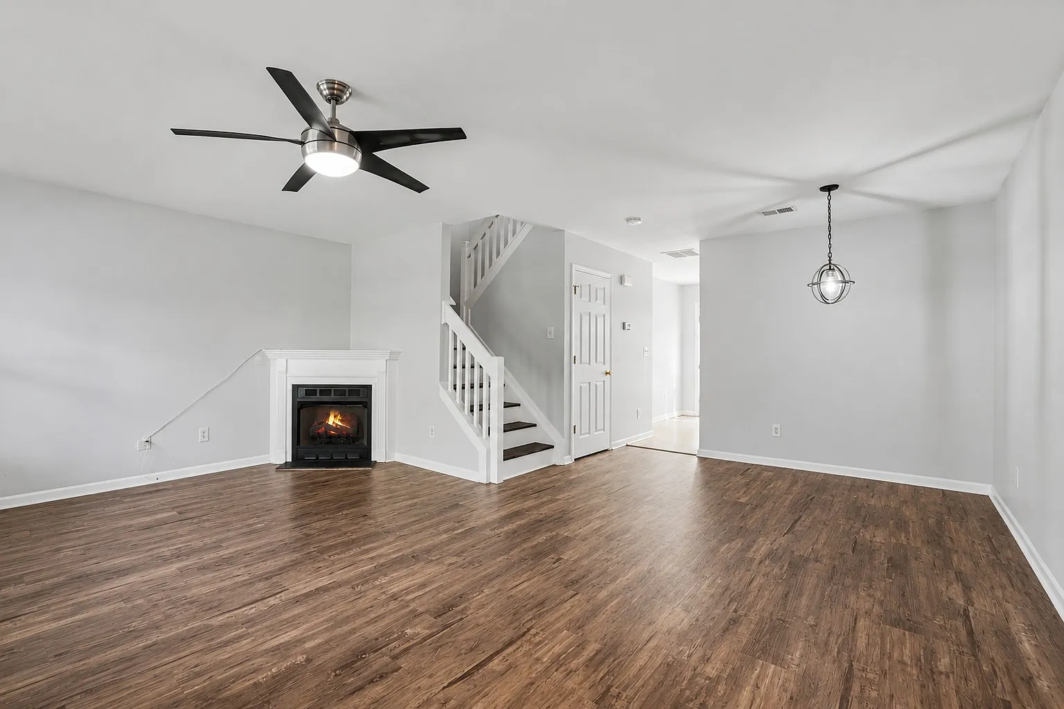 2 bed, 1308 sqft, $1,900 — Photo 2