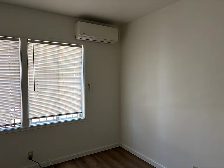 3205 N Angelus Ave — Photo 13