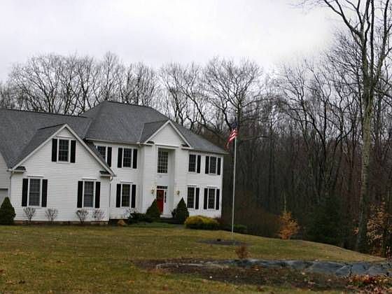 29 Obtuse Rocks Rd, Brookfield, CT 06804 | Zillow