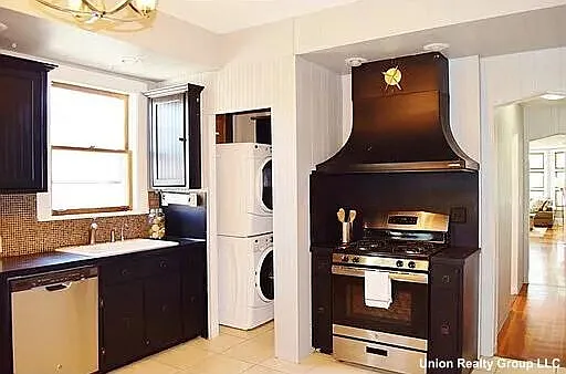 3 bed, 1400 sqft, $3,200 — Photo 1
