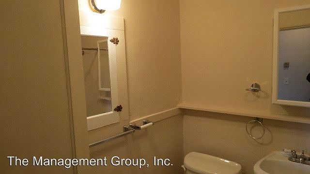 2nd image of 904 W 21st St APT 17