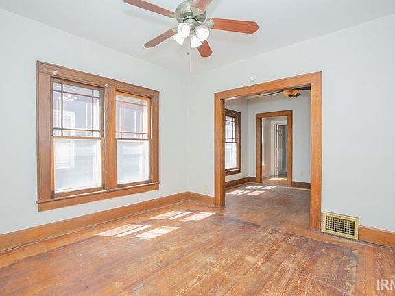 3rd image of 715 S Bennighof Ave