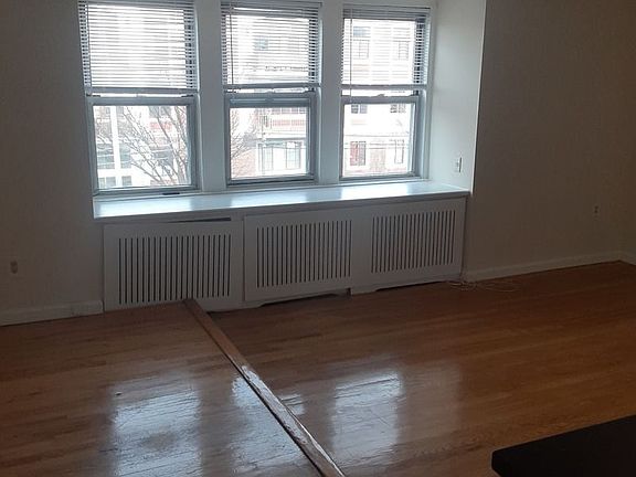 4th image of 23-10 21st Ave #3TOP