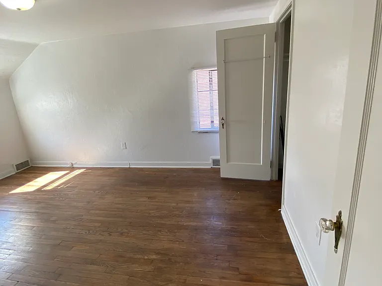 1454 Sylvan Ter — Photo 10