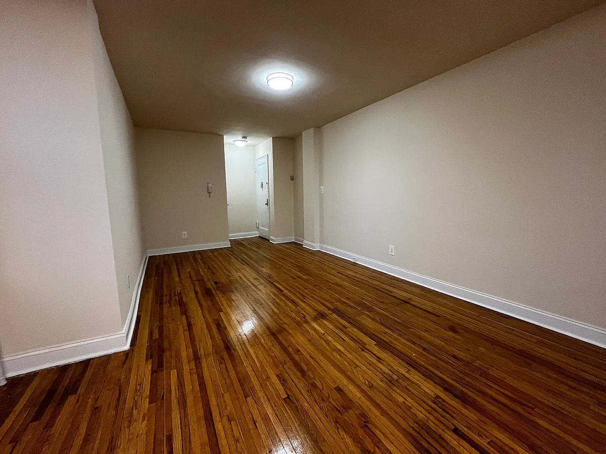 Building Photo - 41-07 Bowne St #2A