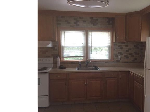 4th image of 81 Blackwood Ave