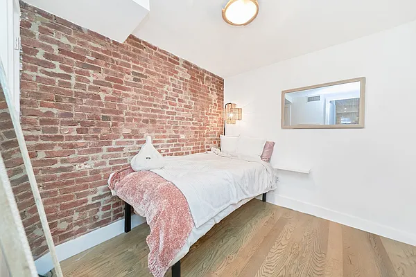 Rented by Living New York | media 9