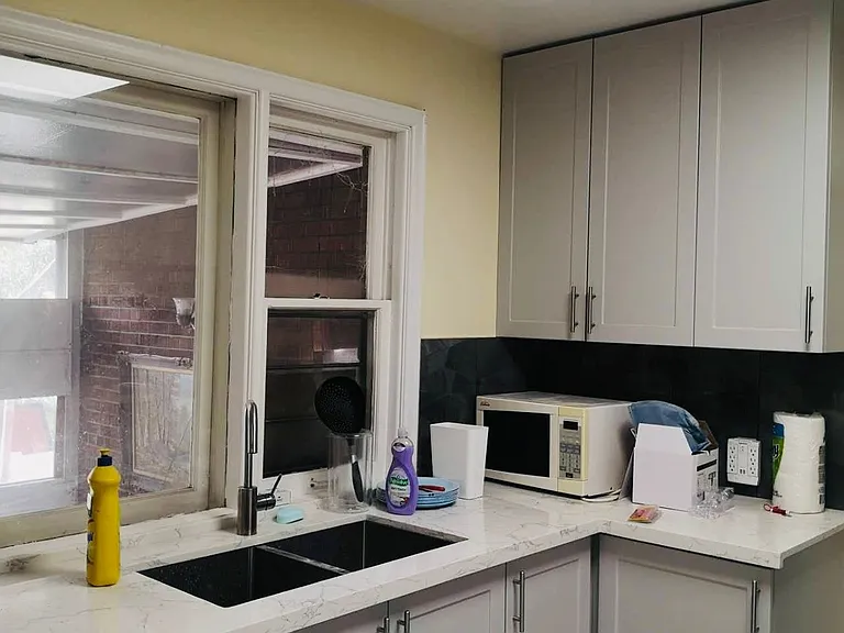 22 Ivordale Cres #A — Photo 5