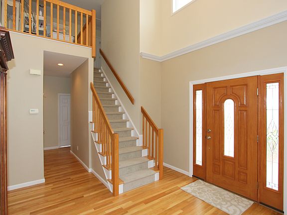 2nd image of 211 Benjamin Blvd