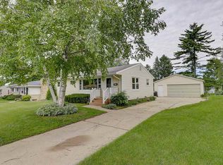 306 Douglas Trl, Madison, WI 53716