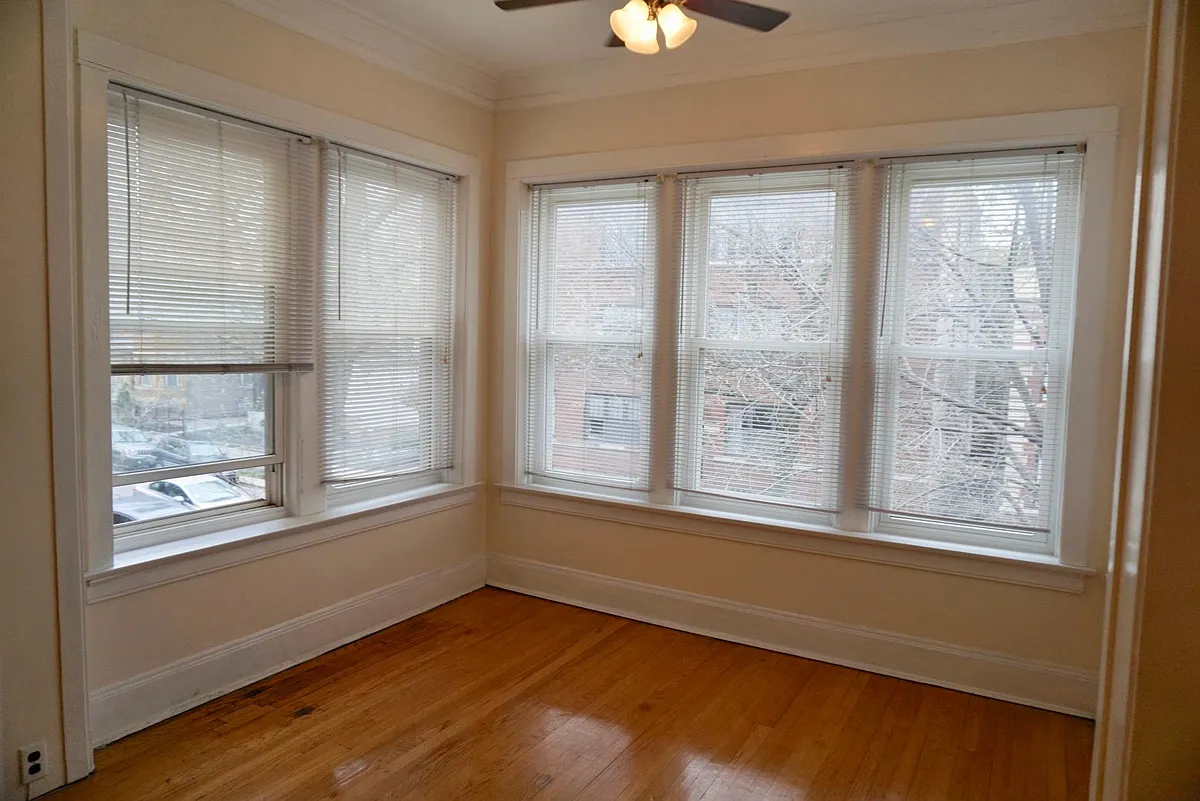 Building Photo - 1525 W Ardmore Ave #1