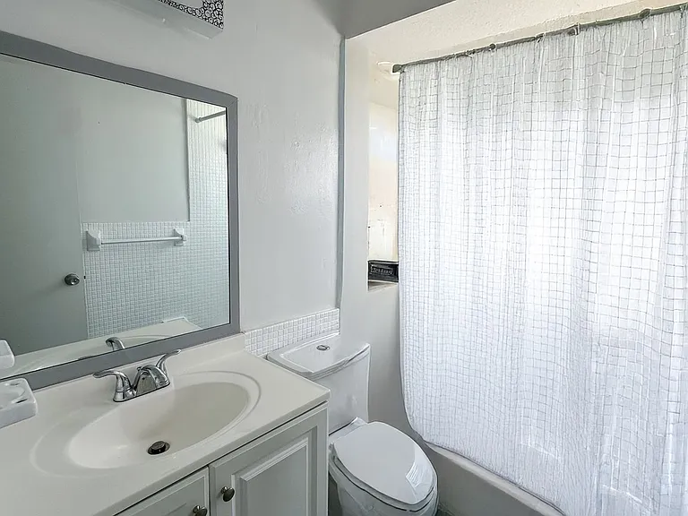 Keybay Apartments — Photo 13