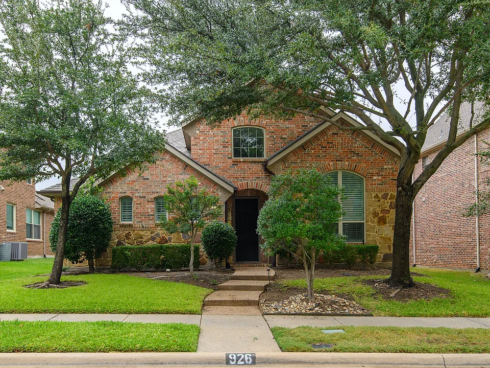 926 Sloan Dr