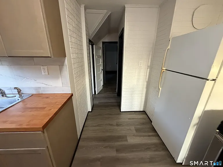 39 Houston St #3 — Photo 8