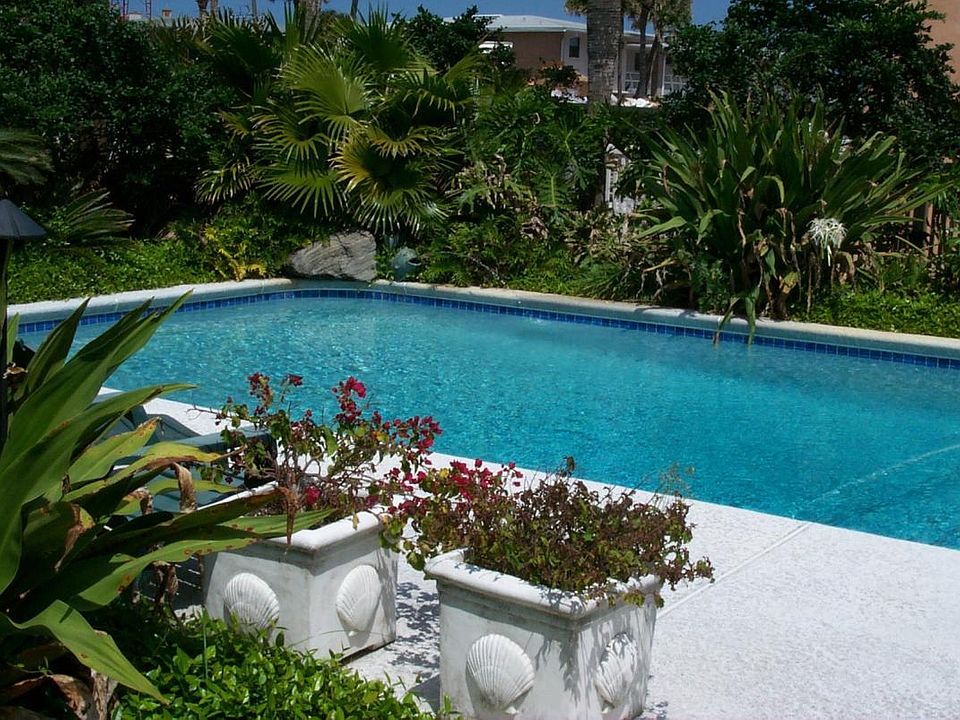 GREAT POOL