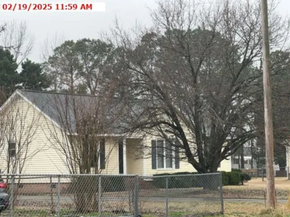 613 Fox Chase Ln, Winterville, NC 28590