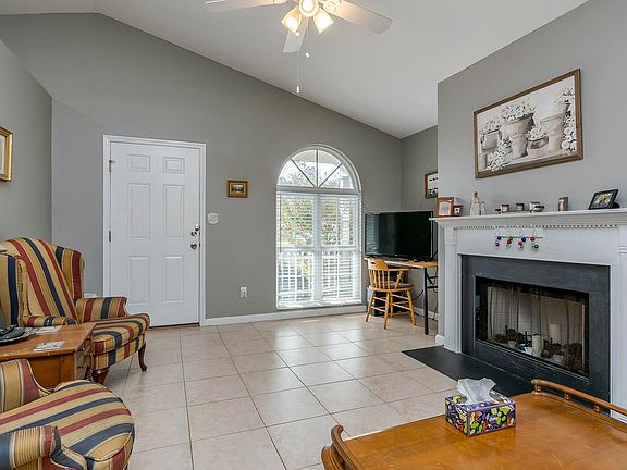 4th image of 2201 Curtiswood Dr