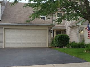 1048 Horizon Rdg, Lake In The Hills, IL 60156