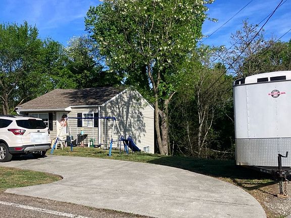 2nd image of 6205 Ridgeview Rd