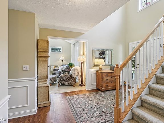 3rd image of 37424 N Hayes St