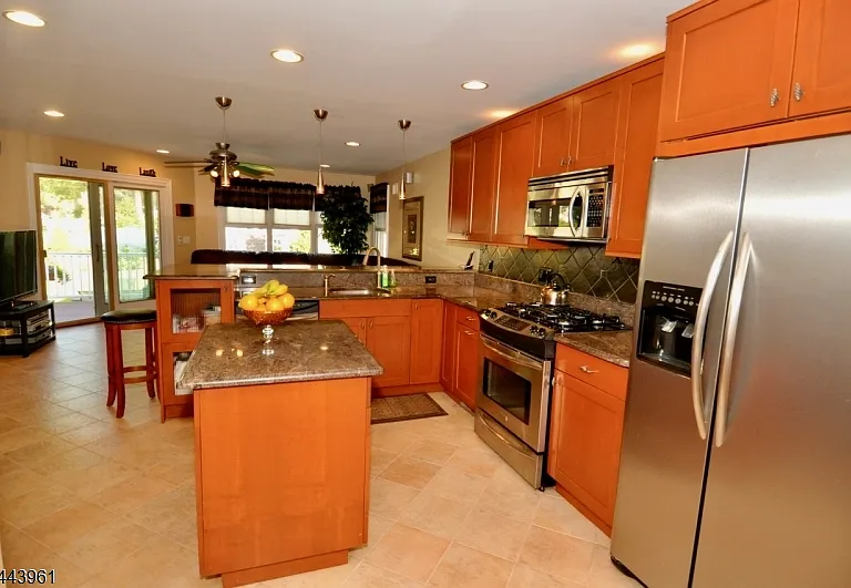 44 Winchester Rd — Photo 2