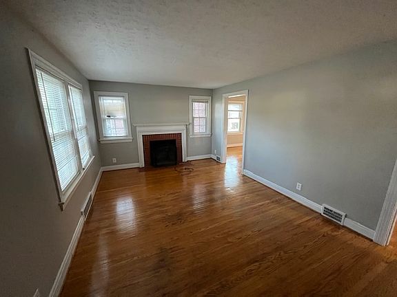 2nd image of 220 Fairmeade