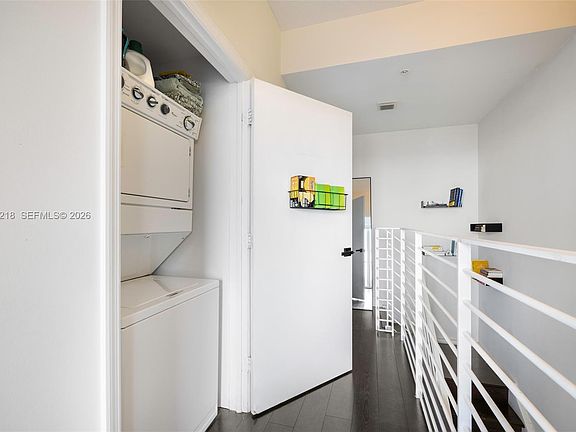 5th image of 60 SW 13th St APT 2417
