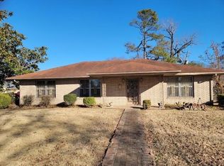 1798 E Sudan Cir, Greenville, MS 38701