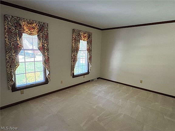 5th image of 133 Southdale Blvd