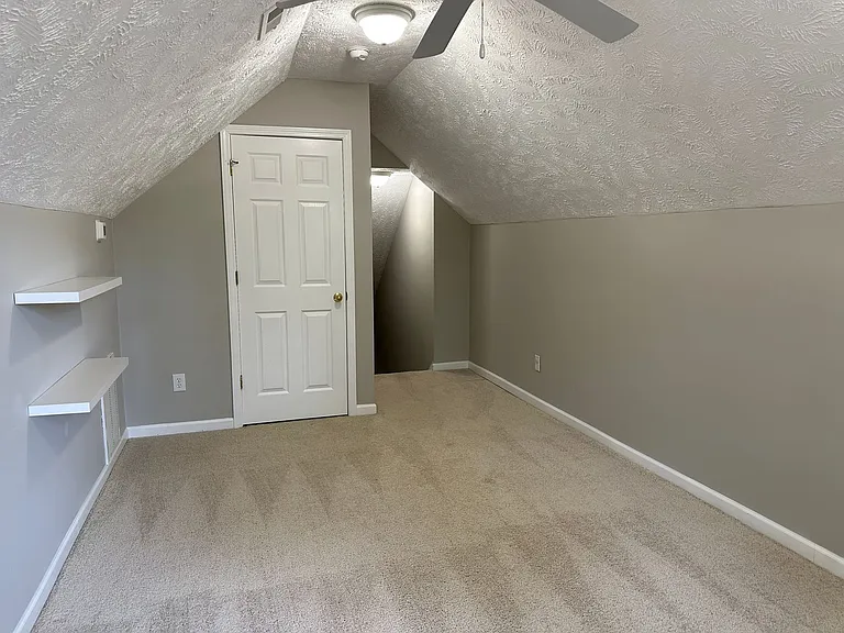 112 Harvest Ln — Photo 37