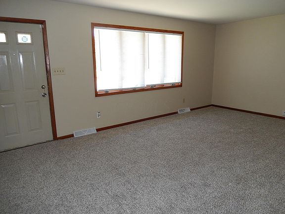 4th image of 5700 Sandalwood Blvd
