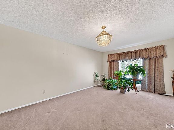 3rd image of 1860 Arrowpoint Dr