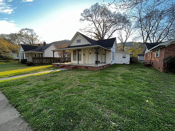 4th image of 304 Magnolia Ave