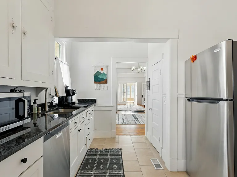 223 Edith Blvd SE — Photo 17