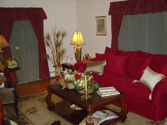 2nd image of 14 Oak Ave #2