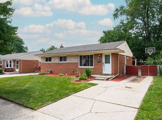 8483 Holly Dr, Canton, MI 48187