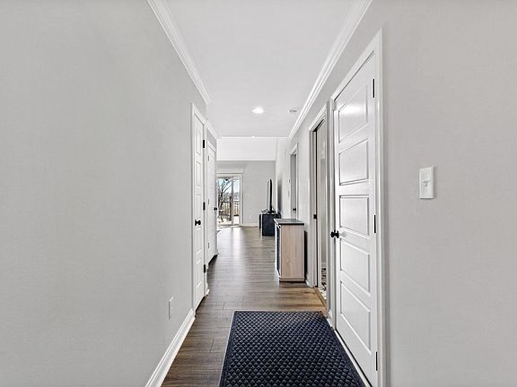 5th image of 600 Shelburne Way